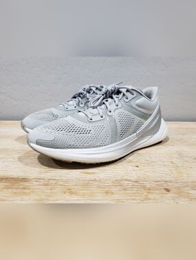 LULULEMON Women's BlissFeel Run Athleisure Shoes (9.5) Gray/Silver